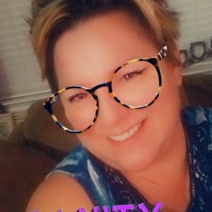 Meet your Posher, Sandy